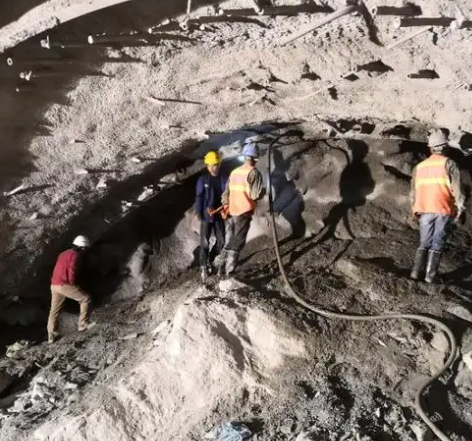 广州拱顶带模注浆料的施工流程及注意事项